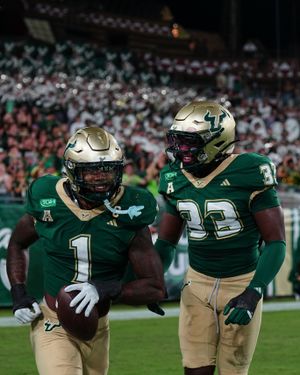 Image post by @usffootball on Instagram
