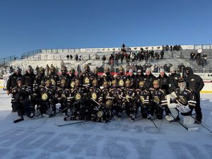 Image post by @HockeyDayMN on Twitter
