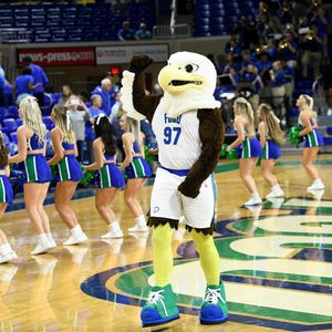 Image post by @azultheeagle on Instagram