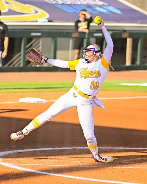 Image post by @lsusoftball on Instagram