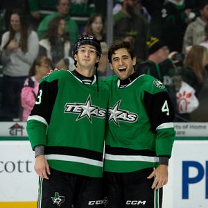 Image post by @txstarshockey on Instagram