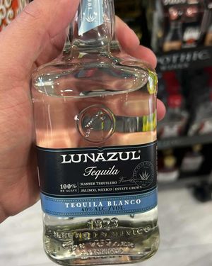 Image post by @liquor101.tx on Instagram