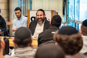 Image post by @aish_efg_men on Instagram