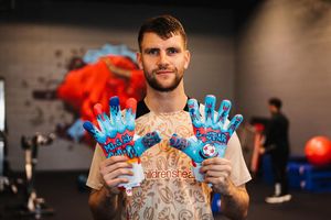 Image post by @maartenpaes on Instagram