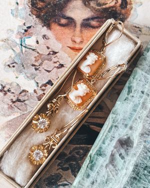 Image post by @maejeanvintage on Instagram