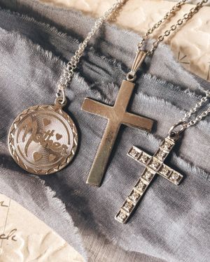 Image post by @maejeanvintage on Instagram