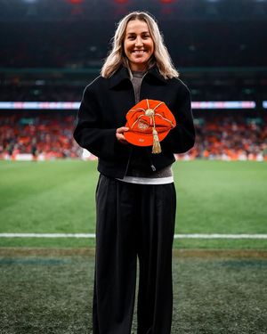 Image post by @SpursWomen on Facebook