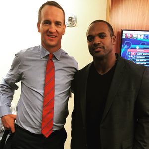 Image post by @dwightfreeney on Twitter