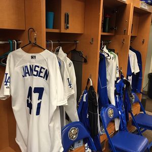 Image post by @rcquakes on Instagram