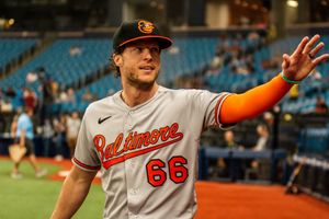 Image post by @ElExtrabase on Twitter