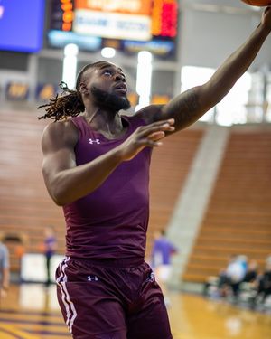 Image post by @siu_basketball on Instagram