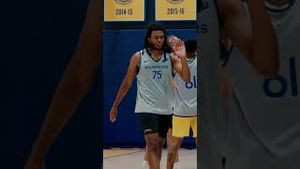 Video post by @santacruzbasketball on YouTube