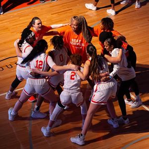 Image post by @UTRGVwbb on Facebook