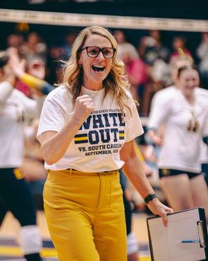 Image post by @etsuvolleyball on Instagram