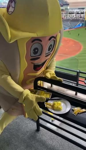 Video post by @CleHotDogs on Twitter