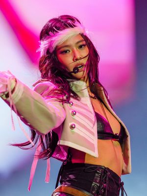 Image post by @cosmopolitan on Instagram
