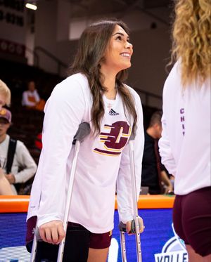 Image post by @CMUVolleyball on Twitter