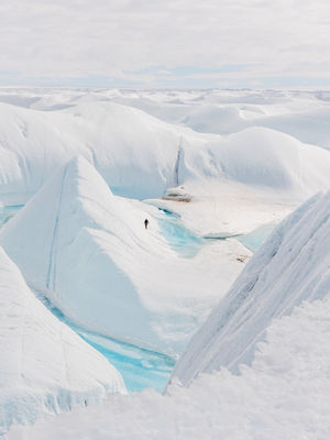 Image post by @white.desert.antarctica on Instagram