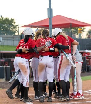 Image post by @HuskerSoftball on Twitter