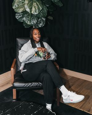 Image post by @jewellloyd on Instagram