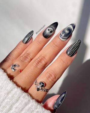 Image post by @nailartbyjen on Instagram
