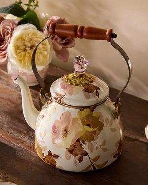 Image post by @mackenziechilds on Instagram