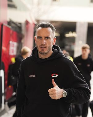 Image post by @azalkmaar on Instagram