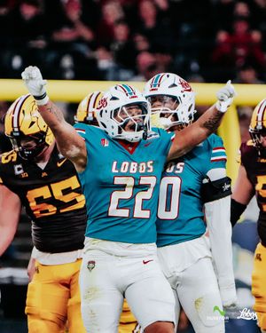 Image post by @UNMLoboFB on Twitter