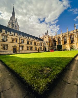 Image post by @oxford_uni on Instagram