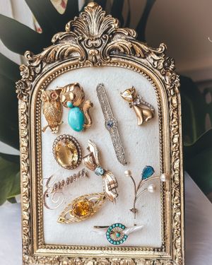 Image post by @maejeanvintage on Instagram