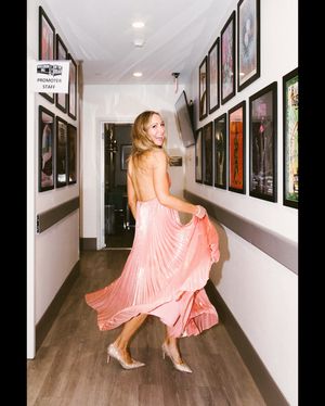 Image post by @nikkiglaser on Instagram