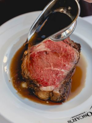 Image post by @oscarssteakhouselv on Instagram