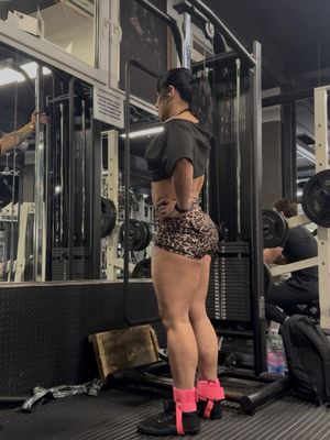 Image post by @figen.sahin_ifbbpro on Instagram