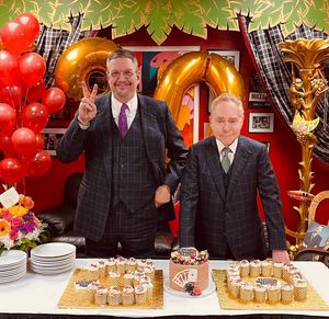 Image post by @pennandtellerlive on Instagram