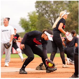 Image post by @csunsoftball on Instagram