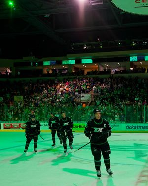 Image post by @txstarshockey on Instagram