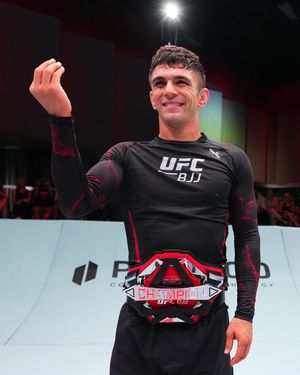 Image post by @ufcespanol on Instagram