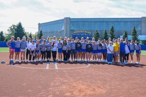 Image post by @hofstrasoftball on Instagram