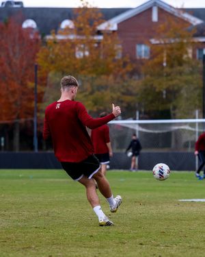 Image post by @elonmsoccer on Instagram