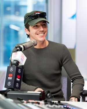 Image post by @iHeartRadio on Twitter