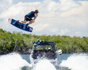 Image post by @malibuboats on Instagram