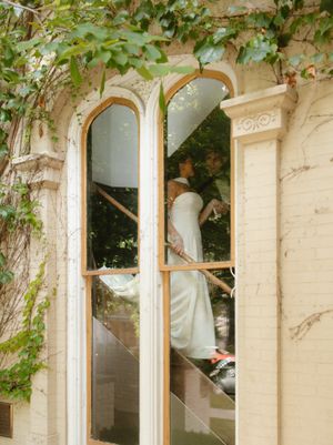 Image post by @vowdweddings on Instagram