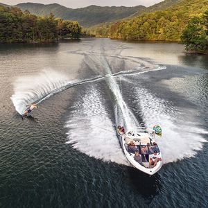 Image post by @malibuboats on Instagram