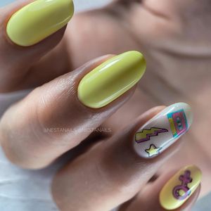 Image post by @nestanails on Instagram