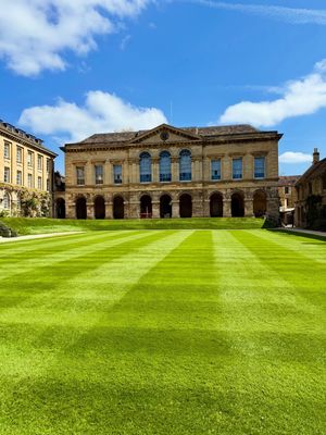 Image post by @oxford_uni on Instagram
