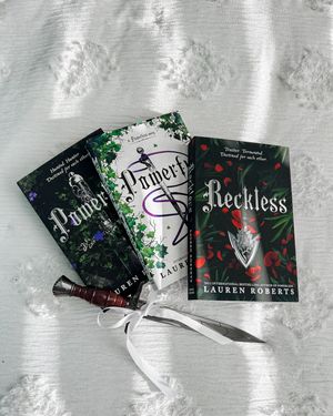 Image post by @blondiereads_ on Instagram