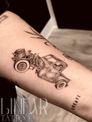 Image post by @christina.lineartattoo on Instagram