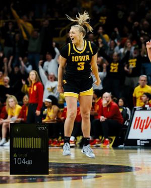 Image post by @TheIowaHawkeyes on Twitter