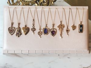 Image post by @maejeanvintage on Instagram