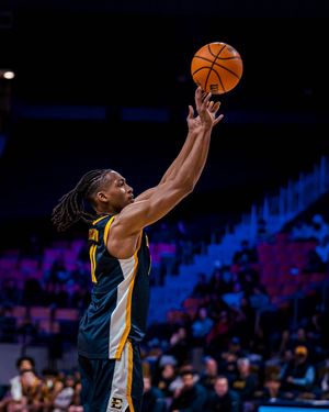 Image post by @etsumensbasketball on Instagram